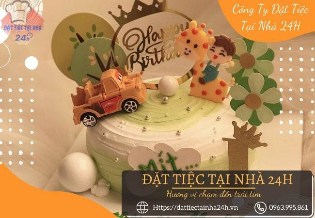 Bánh kem sinh nhật hình ô tô