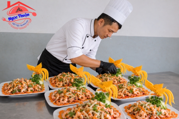 Món ăn được chế biến từ nguyên liệu nhập mới mỗi ngày