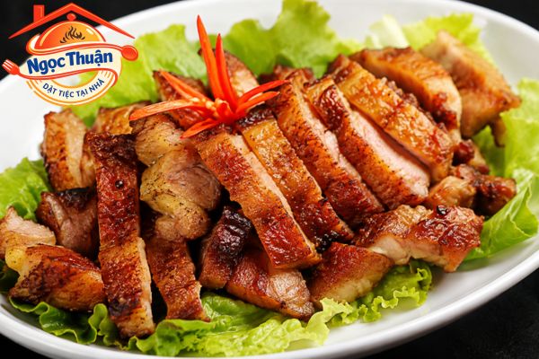 Ba chỉ heo nướng sa tế. Ba chỉ heo nướng sa tế.