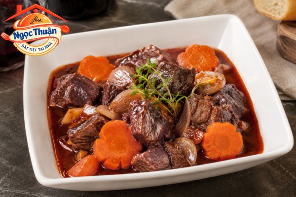 Bò sốt rượu vang