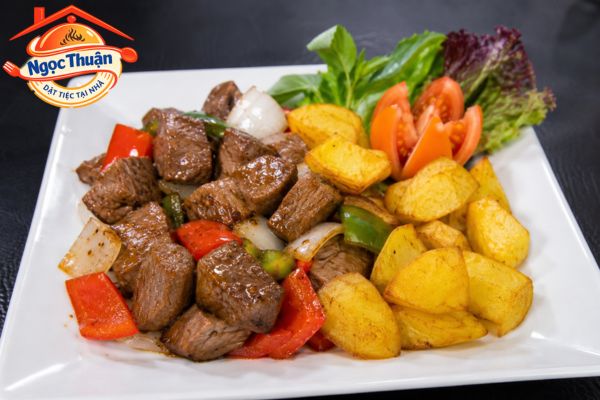 Bò lúc lắc + khoai tây