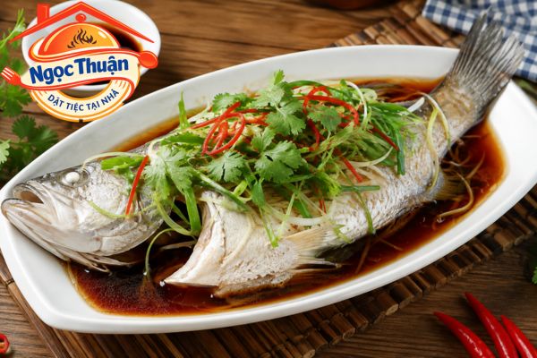 Cá chẽm hấp xì dầu.