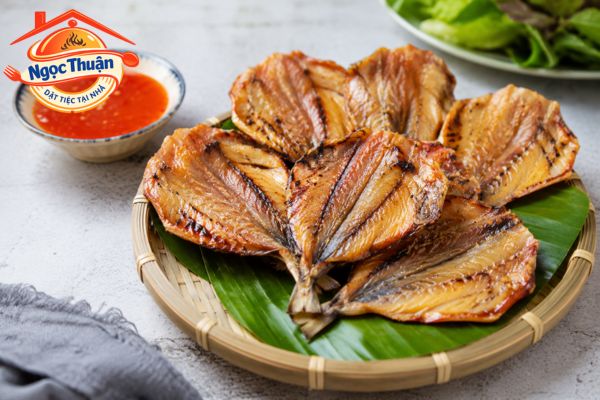 Cá chỉ vàng nướng. Cá chỉ vàng nướng.