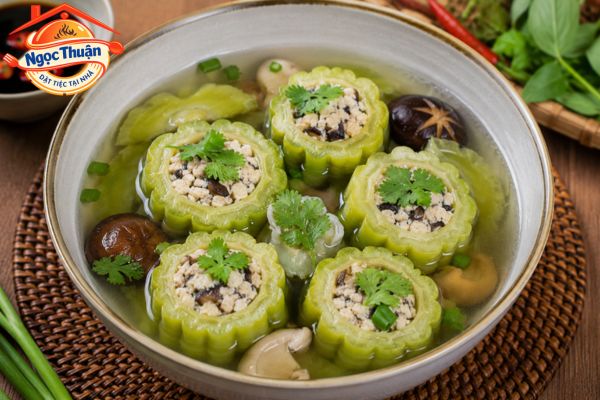 Canh khổ qua chay