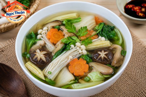 Canh nấm rau củ