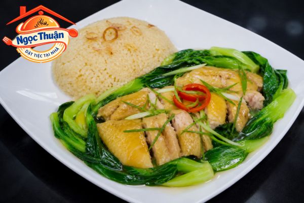 Gà hấp cải bẹ xanh ăn kèm xôi
