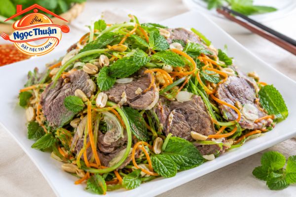 Gỏi bắp bò.
