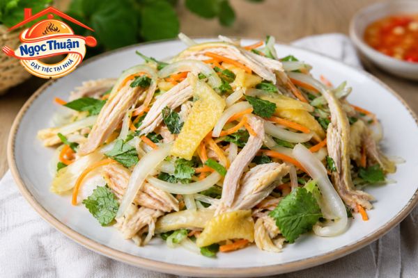 Gỏi gà hành tây. Gỏi gà hành tây.
