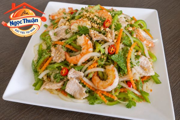 Gỏi tiến vua tôm thịt Gỏi tiến vua tôm thịt