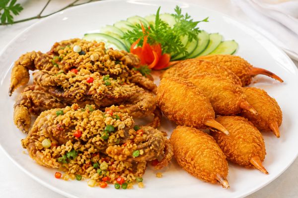 Cua lột trứng muối + càng cua bách hoa Cua lột trứng muối + càng cua bách hoa