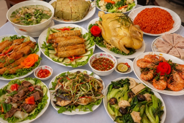 Mâm cỗ ngon đãi khách