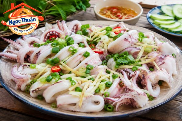 Mực hấp hành gừng. Mực hấp hành gừng.