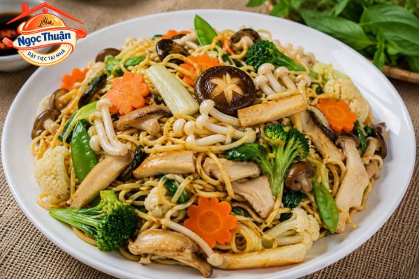 Mỳ xào thập cẩm chay