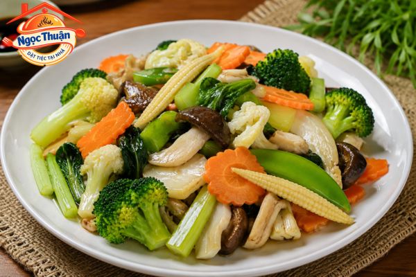 Rau củ xào thập cẩm chay