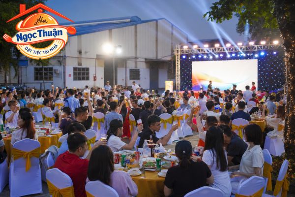 Tiệc tất niên