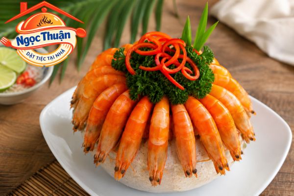 Tôm hấp nước dừa.