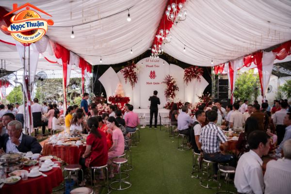 Tiệc cưới – báo hỷ tại nhà